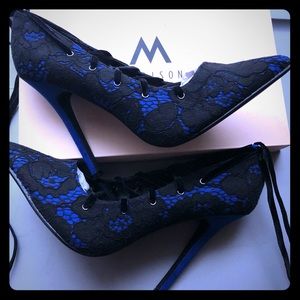 Madison~ShoeDazzle Blue Lace & Black Velvet Heels